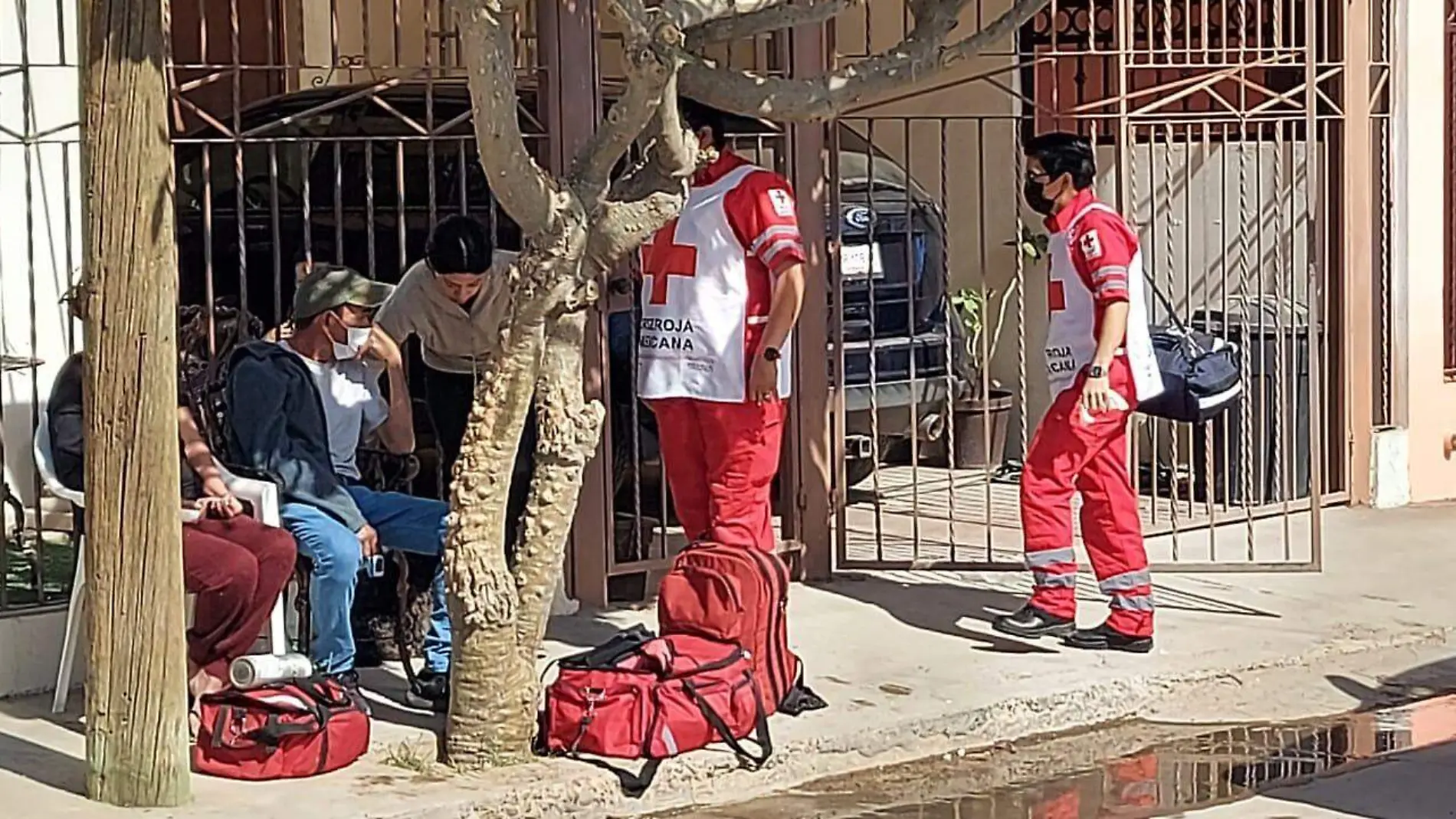 Afortunadamente no pasó a mayores; fueron apoyados por bomberos